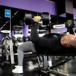 Занятия йогой, фитнесом в спортзале Ладья 64 Казань