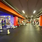Занятия йогой, фитнесом в спортзале Лайт Фит Москва