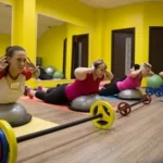 Занятия йогой, фитнесом в спортзале Лайт Кубинка