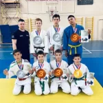 Занятия йогой, фитнесом в спортзале Лакедемон самбо Владимир