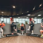 Занятия йогой, фитнесом в спортзале LeFitness Казань