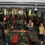 Занятия йогой, фитнесом в спортзале Леонардо Ясногорск