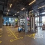 Занятия йогой, фитнесом в спортзале Lesfitness Москва