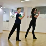 Занятия йогой, фитнесом в спортзале Lets Dance, школа танцев Москва