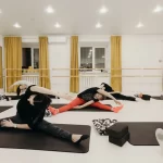 Занятия йогой, фитнесом в спортзале Levita Сургут