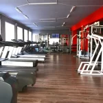 Занятия йогой, фитнесом в спортзале Life time fitness Томск