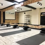 Занятия йогой, фитнесом в спортзале LifeStyleMoscow Москва