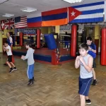 Занятия йогой, фитнесом в спортзале Лига света Сочи