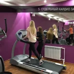 Занятия йогой, фитнесом в спортзале Лирика Fitness Нижневартовск