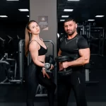 Занятия йогой, фитнесом в спортзале Maison Gym Сургут