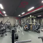 Занятия йогой, фитнесом в спортзале Maison Gym Сургут