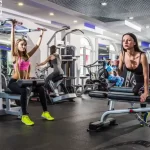 Занятия йогой, фитнесом в спортзале Максофт Пенза