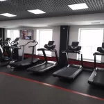 Занятия йогой, фитнесом в спортзале Мак-центр Москва