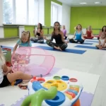 Занятия йогой, фитнесом в спортзале Мама и малыш Москва