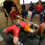 Занятия йогой, фитнесом в спортзале Мастерская жима лёжа Москва