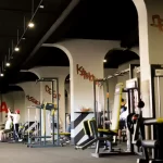 Занятия йогой, фитнесом в спортзале MaxFit Зеленоград