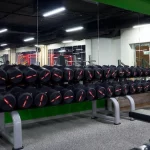 Занятия йогой, фитнесом в спортзале MaxFit Зеленоград