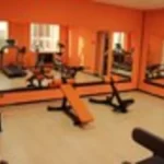 Занятия йогой, фитнесом в спортзале Maximal Gym Псков