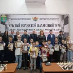Занятия йогой, фитнесом в спортзале МБУ г. Махачкалы Спортивная школа по шахматам Карпова А. Е. Махачкала