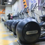 Занятия йогой, фитнесом в спортзале Мегаполис Омск