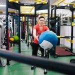 Занятия йогой, фитнесом в спортзале МегаСпорт Нягань