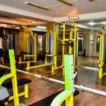 Занятия йогой, фитнесом в спортзале Метрофитнес Кемерово
