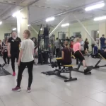 Занятия йогой, фитнесом в спортзале МетроFitness Челябинск