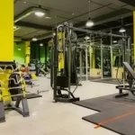 Занятия йогой, фитнесом в спортзале МетроFitness Волжский