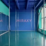 Занятия йогой, фитнесом в спортзале MIRAXY Кудрово