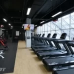 Занятия йогой, фитнесом в спортзале Молот Красноярск