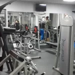 Занятия йогой, фитнесом в спортзале Монолит Сочи