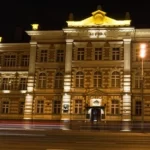 Занятия йогой, фитнесом в спортзале Московский государственный юридический университет имени О. Е. Кутафина Москва