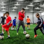 Занятия йогой, фитнесом в спортзале Небойсяспорта, школа футбола для взрослых Санкт-Петербург