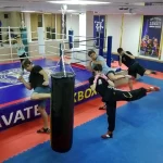 Занятия йогой, фитнесом в спортзале Нокаут, школа бокса Краснодар