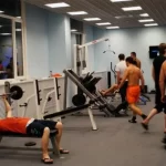 Занятия йогой, фитнесом в спортзале Новая Я Элиста