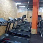 Занятия йогой, фитнесом в спортзале NRG Fit Омск