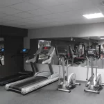 Занятия йогой, фитнесом в спортзале Nrg Fit Владивосток