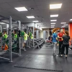 Занятия йогой, фитнесом в спортзале ОранжЛайф Владивосток