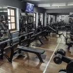 Занятия йогой, фитнесом в спортзале Papa Smith Fitness Москва