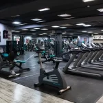 Занятия йогой, фитнесом в спортзале Papa Smith Fitness Москва