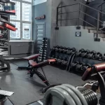Занятия йогой, фитнесом в спортзале Papa Smith Fitness Москва