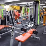 Занятия йогой, фитнесом в спортзале ParisLife Москва