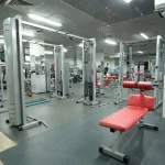Занятия йогой, фитнесом в спортзале ParisLife Москва