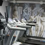 Занятия йогой, фитнесом в спортзале Персей Москва