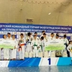 Занятия йогой, фитнесом в спортзале Pridonie top team Волгоград