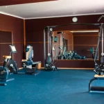 Занятия йогой, фитнесом в спортзале Прометей Геленджик