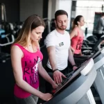 Занятия йогой, фитнесом в спортзале Пульсар Томск