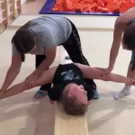 Занятия йогой, фитнесом в спортзале Растяжка & Шпагат Москва