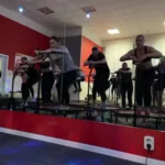 Занятия йогой, фитнесом в спортзале Rave up Омск
