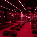 Занятия йогой, фитнесом в спортзале Reboot Sw Москва